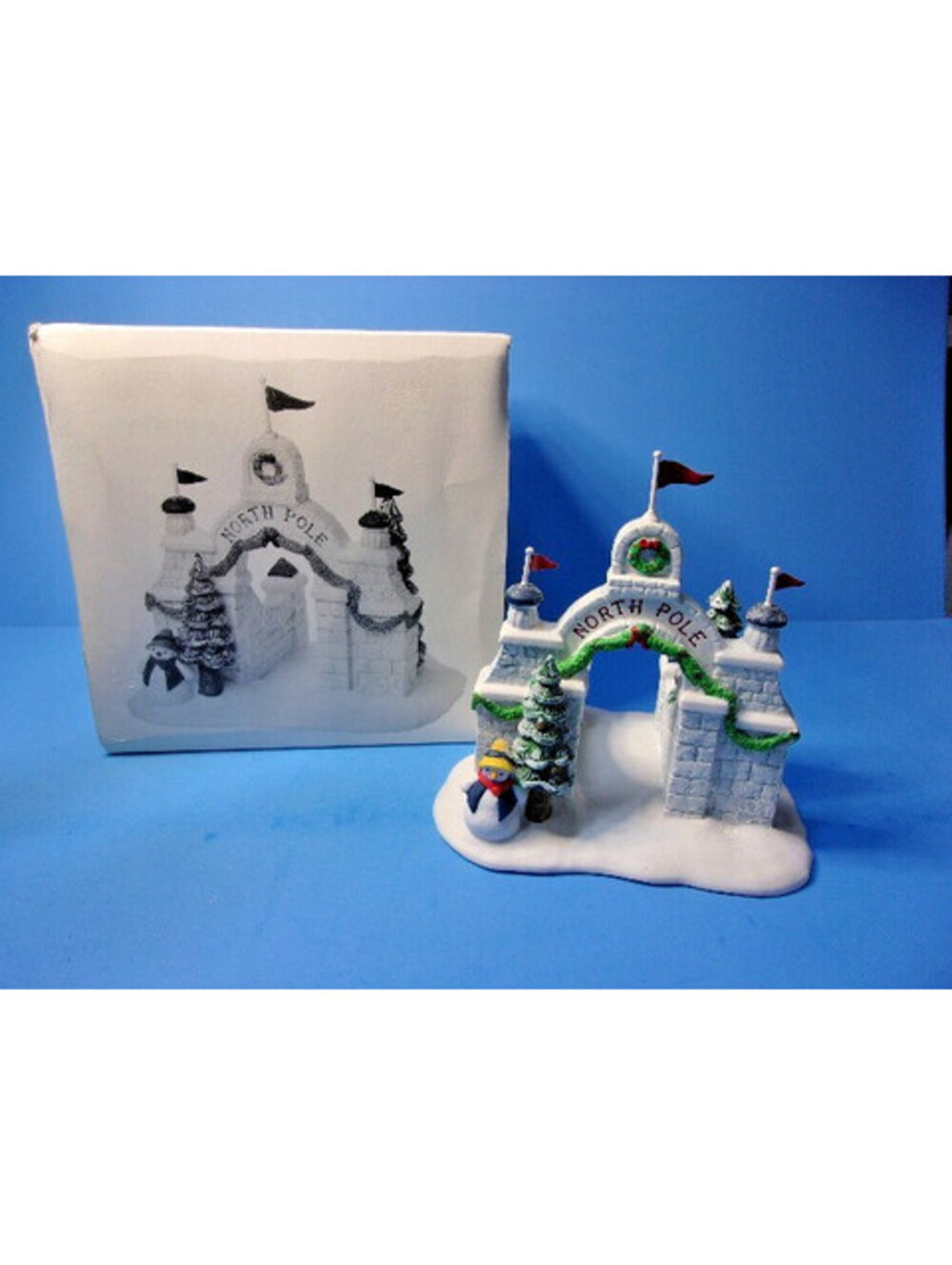 Dept 56 North Pole Series North Pole Gate 56324 Heritage Village Retired In Box